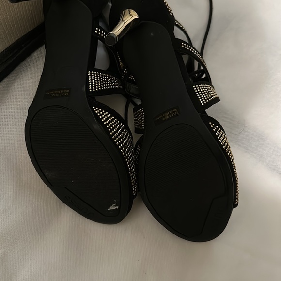 Size 8 Guess glamour heels - Picture 6 of 8